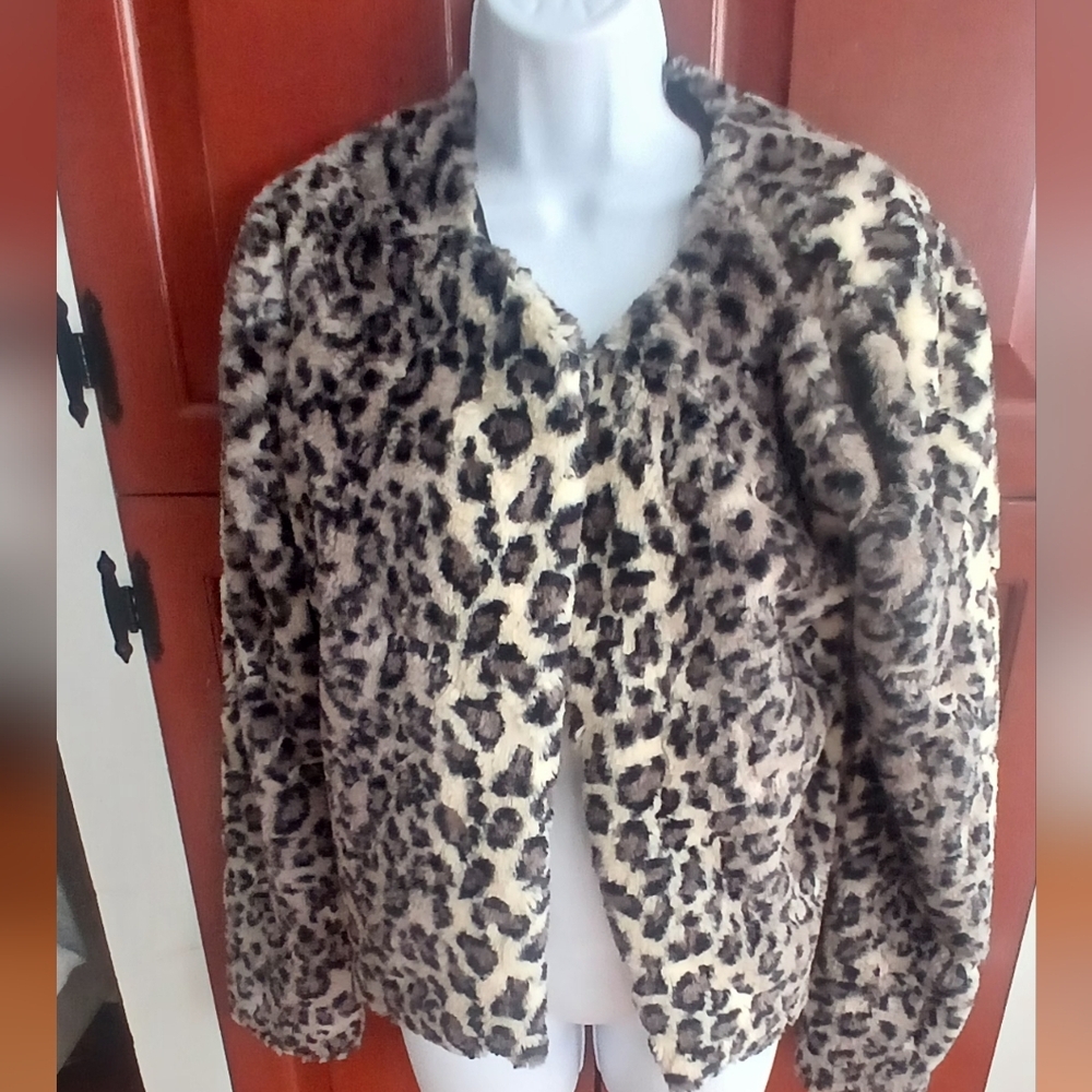 Leopard print jacket by Willow & Clay Medium